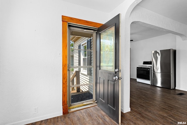 1603 Willow St, Pekin, IL 61554 - foyer with wood finished floors and arched walkways