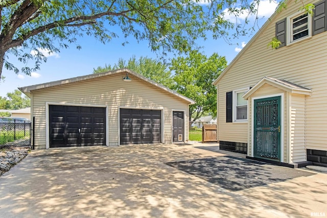 1603 Willow St, Pekin, IL 61554 - view of detached garage