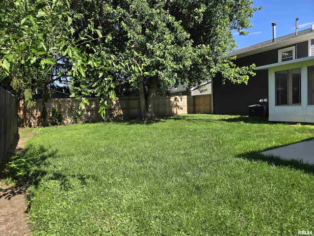 102 Conch Dr, La Harpe, IL 61450 - view of fenced backyard