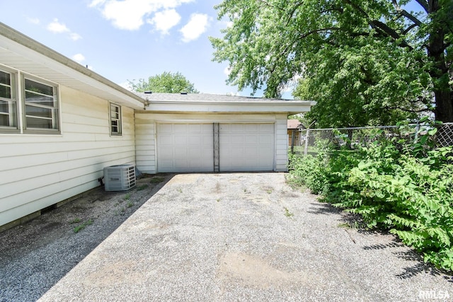 1602 Highwood Ave, Pekin, IL 61554 - garage with driveway