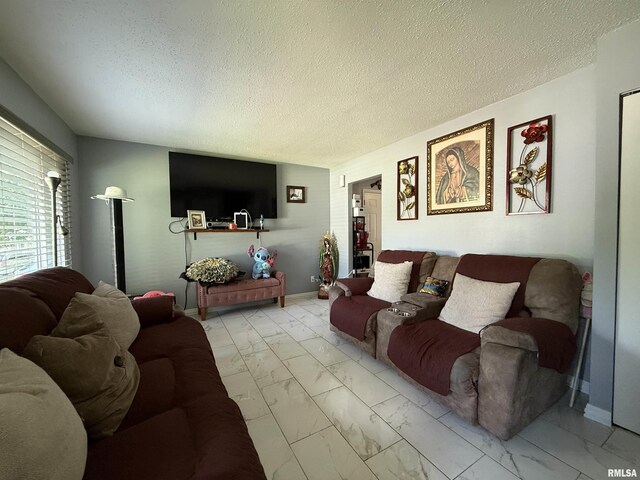 5807 N Andover Ct, Peoria, IL 61615 - photo 3