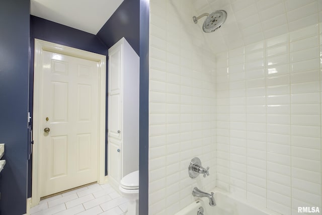 512 Hidden Ln, Peoria, IL 61614 - full bathroom featuring bathing tub / shower combination and tile patterned floors