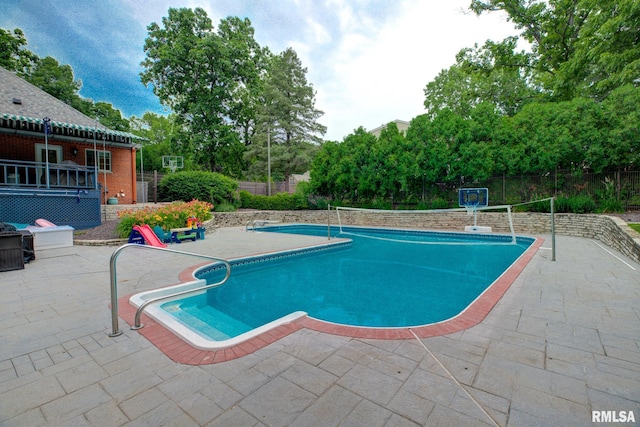 512 Hidden Ln, Peoria, IL 61614 - view of pool featuring a patio and a fenced backyard