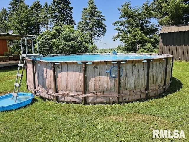 19635 E 800th St, Sciota, IL 61475 - swimming pool with a lawn