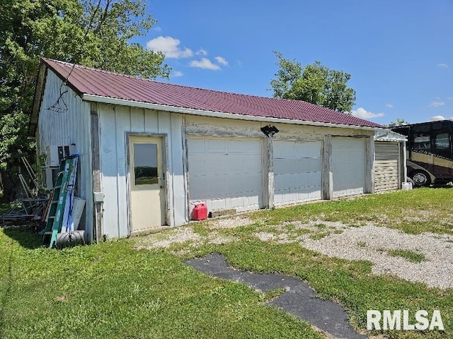 19635 E 800th St, Sciota, IL 61475 - view of garage