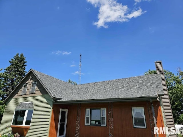 19635 E 800th St, Sciota, IL 61475 - exterior view of roof with shingles