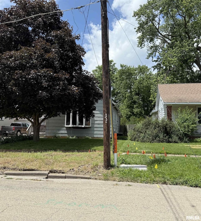 528 N Ave A St, Canton, IL 61520 - photo 2