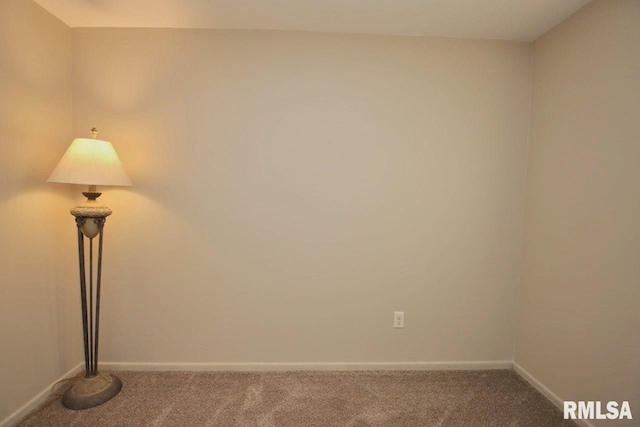 1409 Alton St, Pekin, IL 61554 - carpeted spare room featuring baseboards