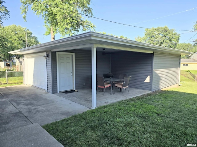 1704 Heisel Ave, Pekin, IL 61554 - garage with driveway