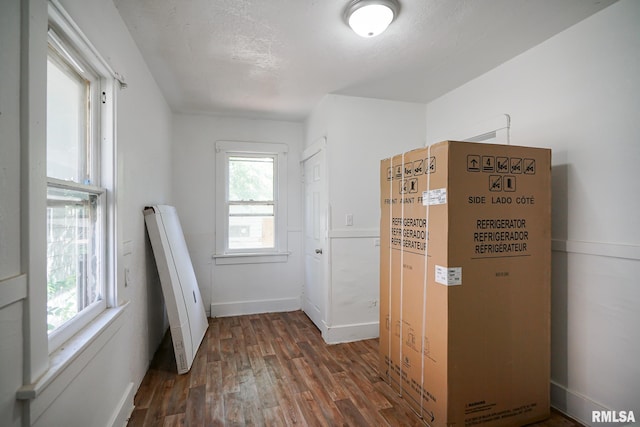 2320 W Krause Ave, Peoria, IL 61605 - hallway featuring wood finished floors and baseboards