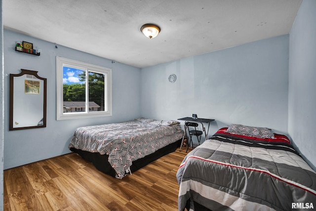 2816 N Kingston Dr, Peoria, IL 61604 - bedroom featuring wood finished floors