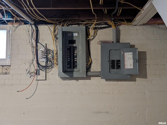 1101 S 4th St, Pekin, IL 61554 - utility room with electric panel