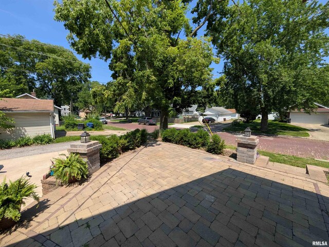 1101 S 4th St, Pekin, IL 61554 - view of patio / terrace