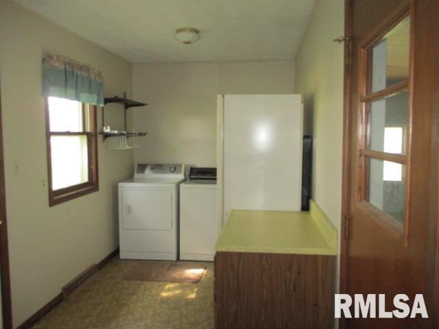 1265 Spring Bay Rd, East Peoria, IL 61611 - laundry area with washing machine and dryer