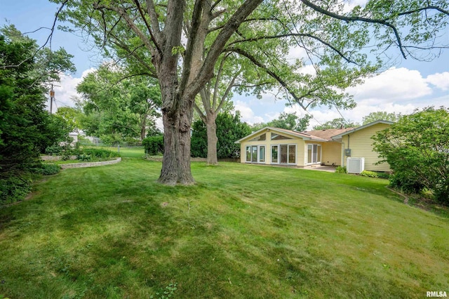 1729 W Willow Wood Dr, Peoria, IL 61614 - view of grassy yard