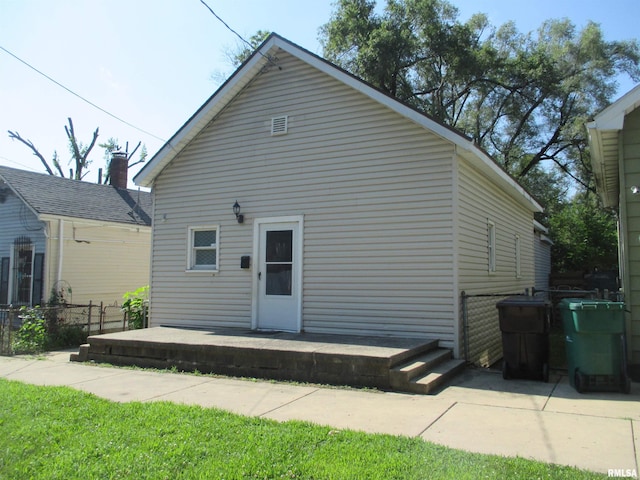 1810 W Latrobe St, Peoria, IL 61605 - back of property