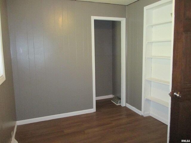 1810 W Latrobe St, Peoria, IL 61605 - view of closet