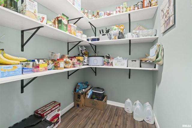 276 E Far Hills Dr, East Peoria, IL 61611 - view of pantry