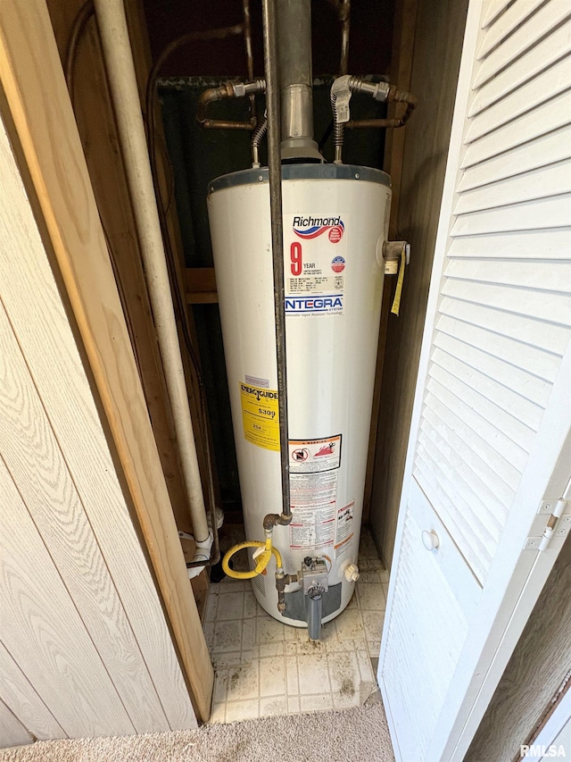 276 E Far Hills Dr, East Peoria, IL 61611 - utility room with water heater