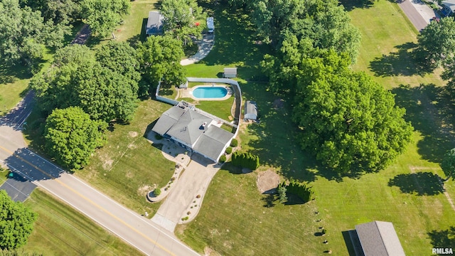 276 E Far Hills Dr, East Peoria, IL 61611 - aerial view of a pool