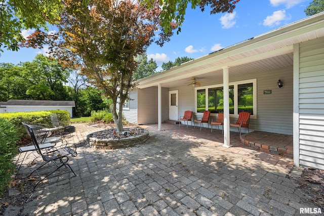 22475 N Main St, Morton, IL 61550 - view of patio featuring a ceiling fan