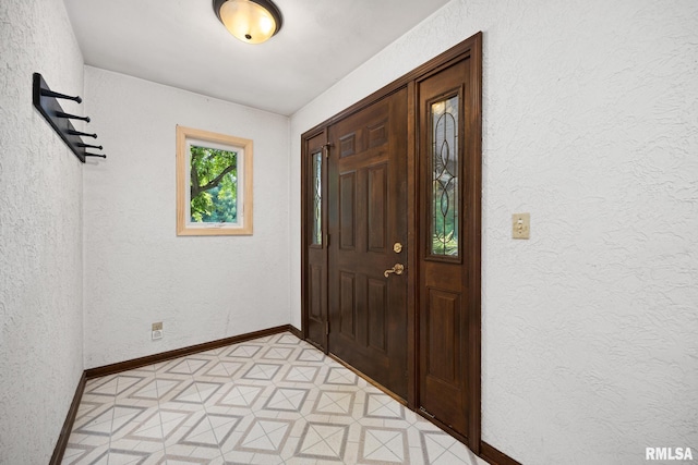 22475 N Main St, Morton, IL 61550 - foyer with a textured wall and baseboards