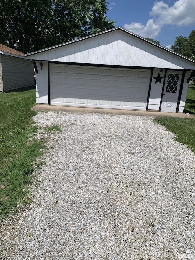 519 E Davis St, Bushnell, IL 61422 - view of detached garage