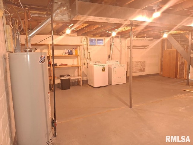 1519 S 3rd St, Pekin, IL 61554 - unfinished below grade area featuring gas water heater and washer and dryer