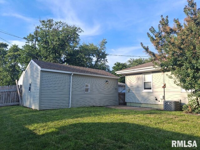 1519 S 3rd St, Pekin, IL 61554 - photo 44