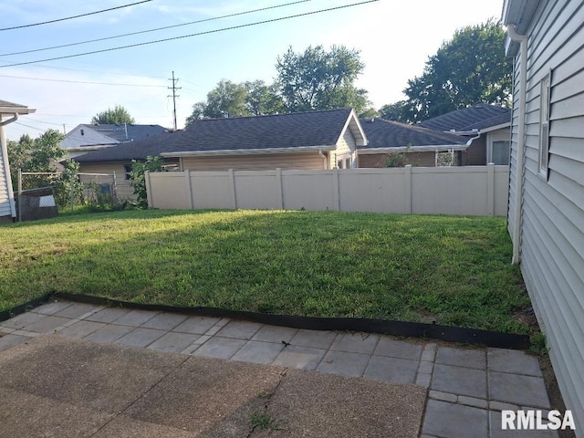 1519 S 3rd St, Pekin, IL 61554 - view of yard