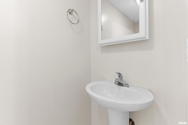 2024 S 2nd Ave, Morton, IL 61550 - bathroom featuring a sink