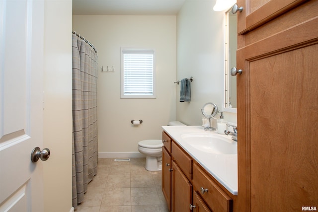 2203 W Gerald Ct, Peoria, IL 61615 - bathroom with vanity, tile patterned floors, and a shower with curtain