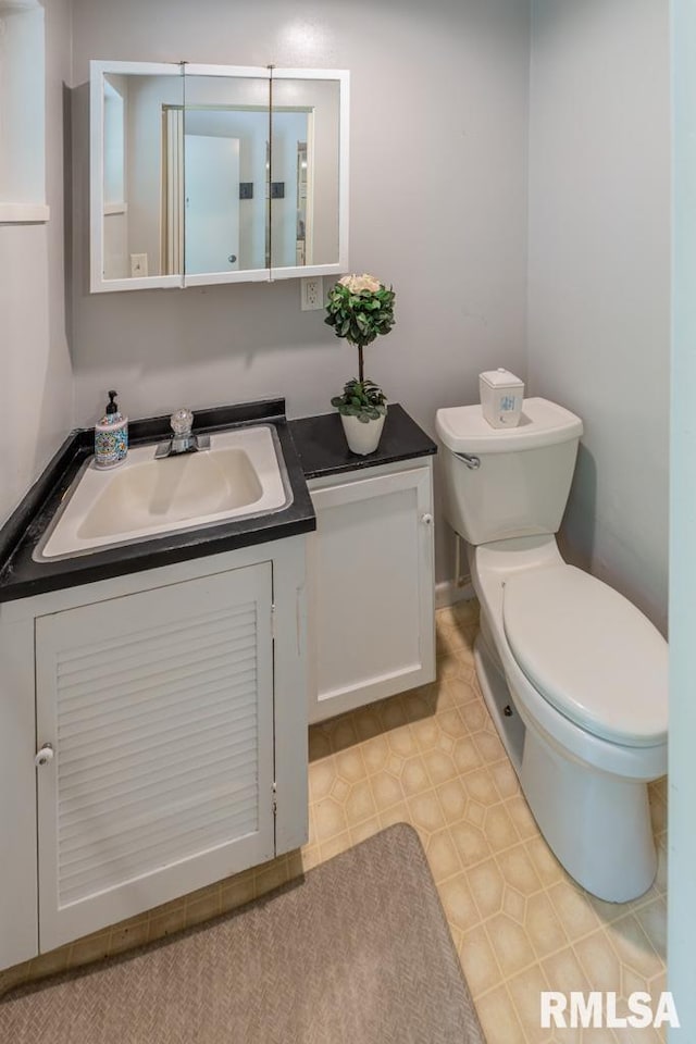 926 Birchwood Dr, Washington, IL 61571 - bathroom featuring toilet and vanity