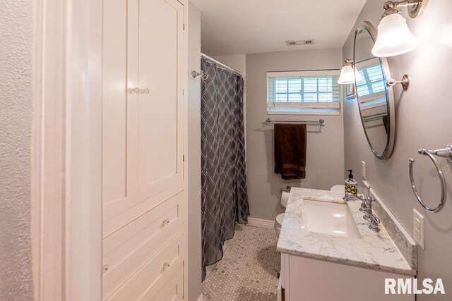 926 Birchwood Dr, Washington, IL 61571 - full bathroom with vanity, tile patterned floors, and a shower with curtain