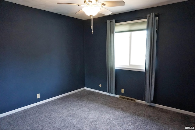 3406 W Brookside Dr, Peoria, IL 61615 - unfurnished room featuring a ceiling fan and carpet floors