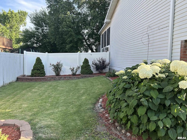 3406 W Brookside Dr, Peoria, IL 61615 - view of yard