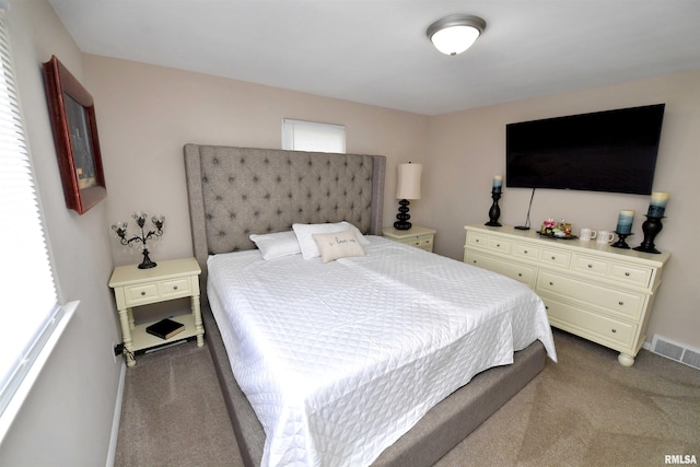 4527 N Nelson Dr, Peoria, IL 61614 - bedroom featuring carpet flooring