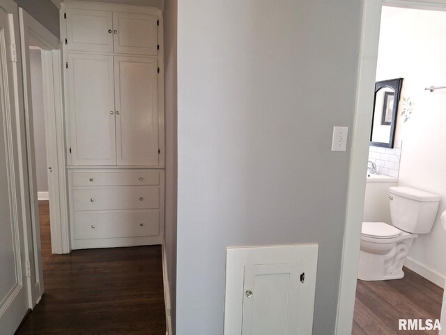 244 W Chestnut St, Canton, IL 61520 - photo 17