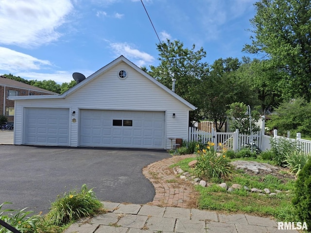 244 W Chestnut St, Canton, IL 61520 - photo 67