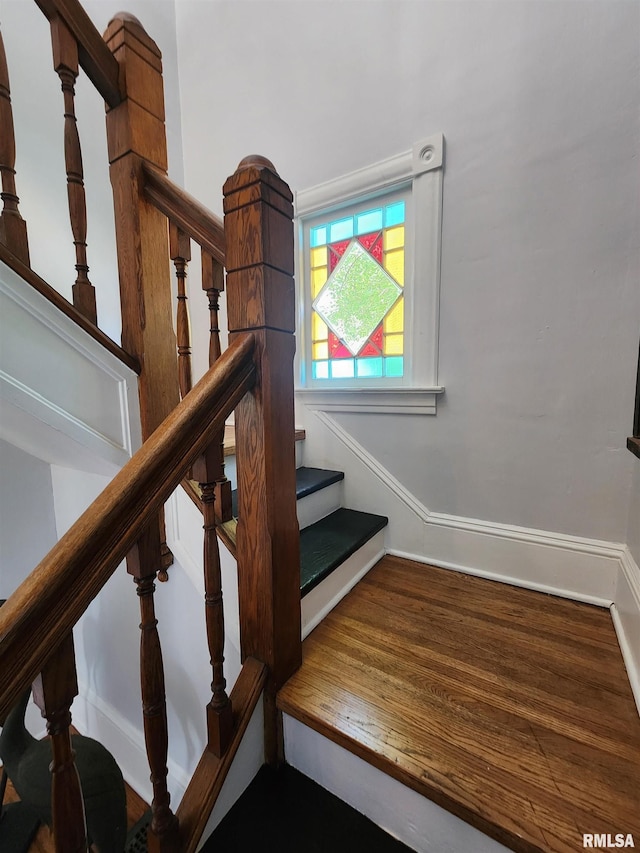 600 E Jefferson St, Washington, IL 61571 - staircase with baseboards
