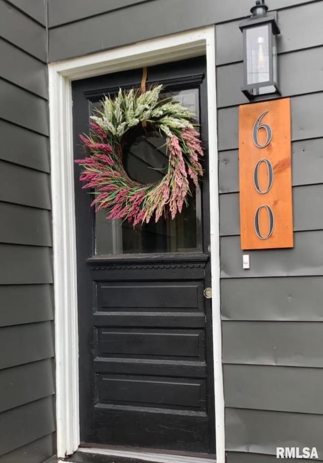 600 E Jefferson St, Washington, IL 61571 - entrance to property