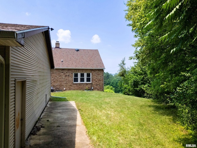 1426 N Main St, East Peoria, IL 61611 - view of grassy yard
