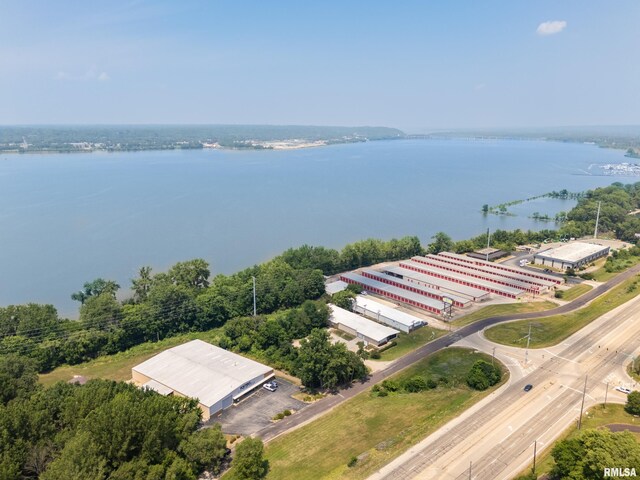 1426 N Main St, East Peoria, IL 61611 - bird's eye view of a large body of water
