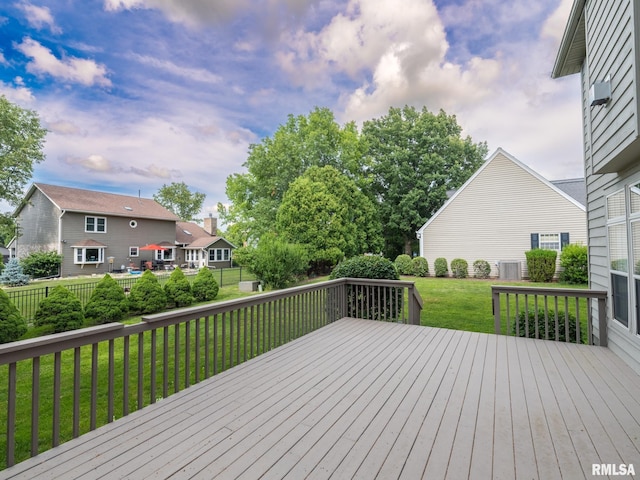 919 W Brookforest Dr, Peoria, IL 61615 - wooden terrace with a fenced backyard