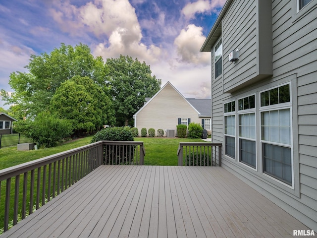919 W Brookforest Dr, Peoria, IL 61615 - deck with a lawn