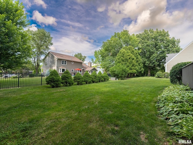 919 W Brookforest Dr, Peoria, IL 61615 - view of yard
