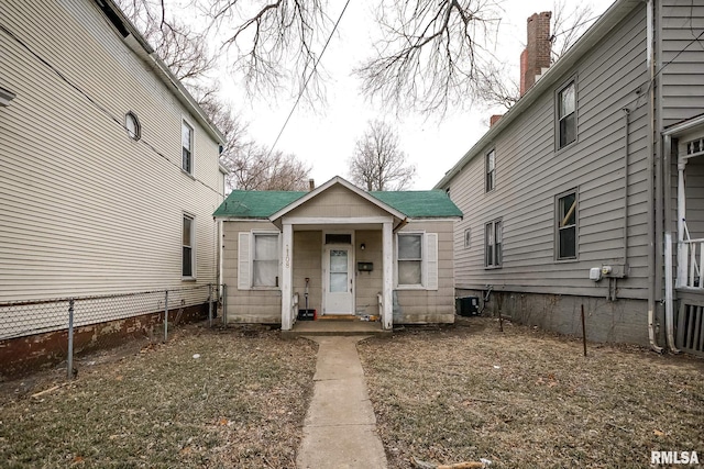 1108 NE Perry St, Peoria, IL 61603 - entrance to property