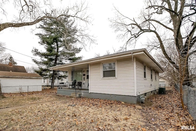 1831 S Kneer Ave, Peoria, IL 61605 - view of front of house featuring covered porch