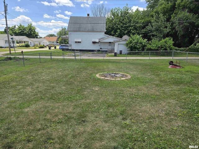 270 Thompson Ct, Canton, IL 61520 - view of yard