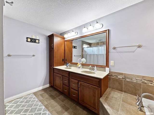 11030 N Ruby Ct, Dunlap, IL 61525 - walk in closet featuring wood finished floors